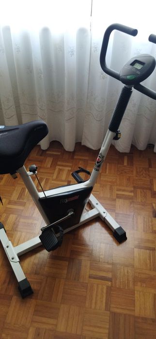 Bicicleta de ginástica