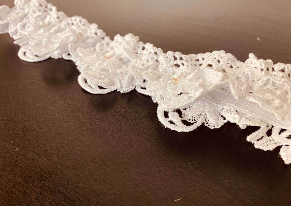 nowa podwiązka ślubna rękodzieło koronka biała kryształki AB blask