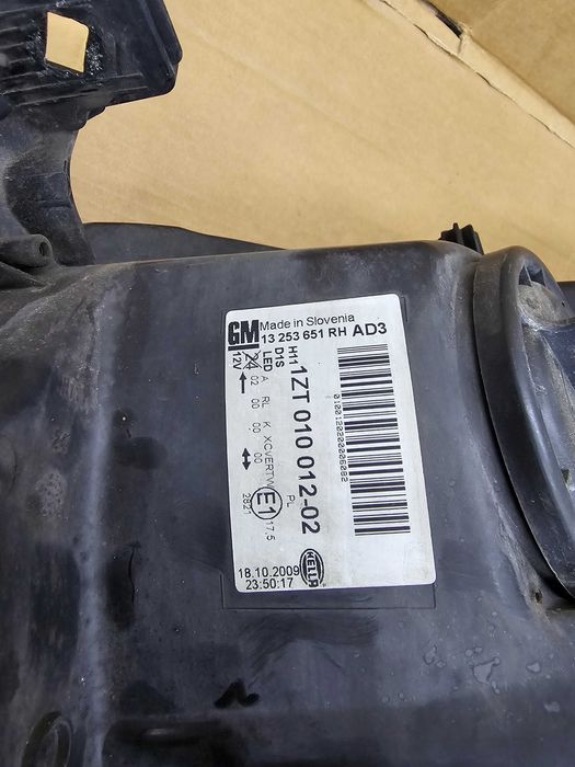 Reflektor Prawy Opel Astra J Xenon Led