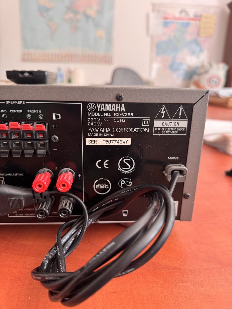 Yamaha RX-V365.