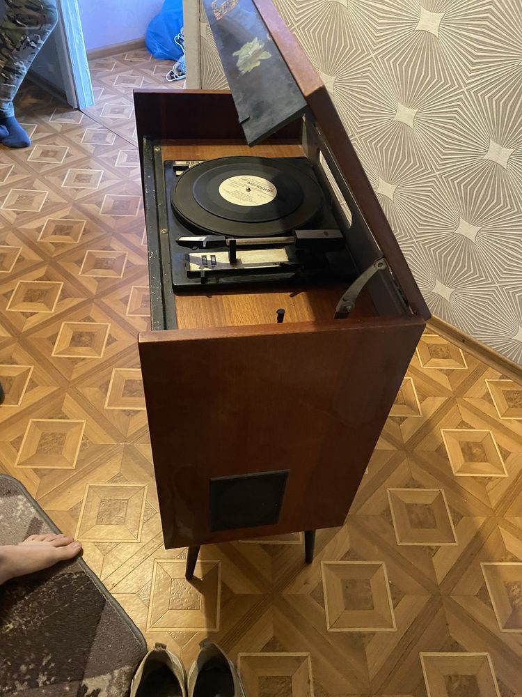 Продам радіолу radiotehnika melodia-102 Рарітет!