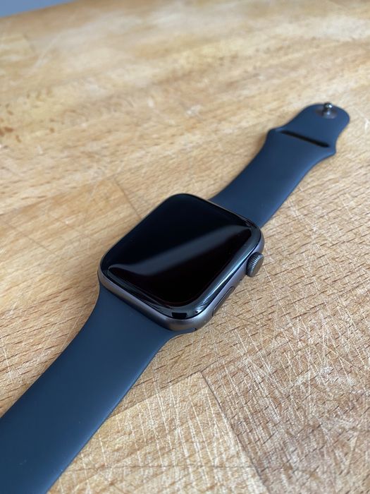 APPLE Watch Series 5 GPS Koperta 44 mm