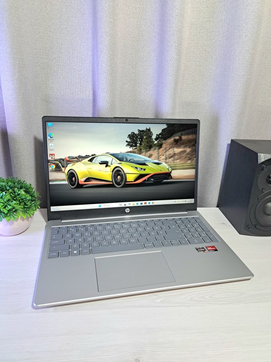 Ноутбук HP Laptop 15/Ryzen 5 7520U/16 Gb/SSD 512 Gb/Radeon 610M 2 Gb