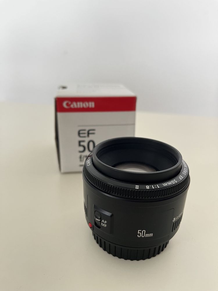 Продам об‘єктив Canon EF 50mm f/1.8 +коробка