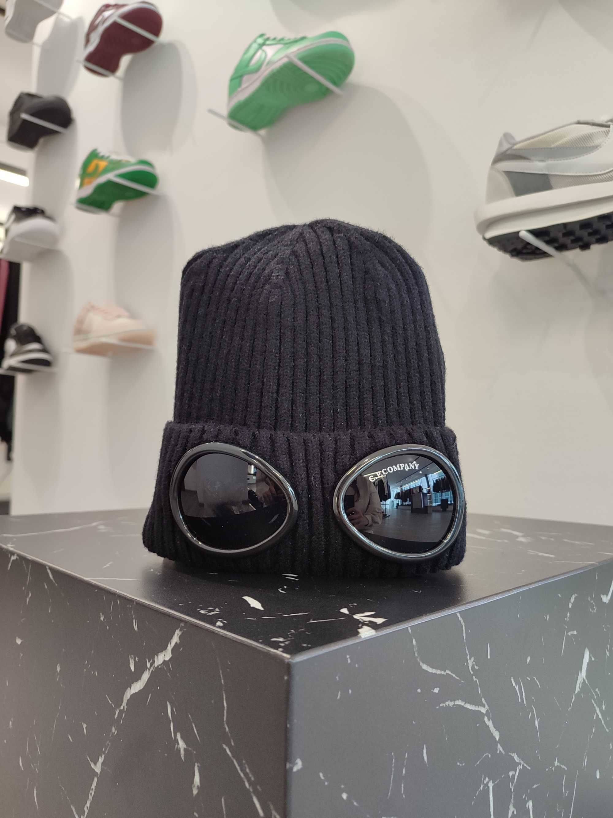 Шапка C.P. COMPANY Goggle Beanie Black