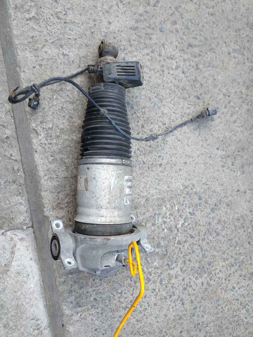 VAG Audi Q7 05-15 пневмоподушка зад в зборі KU8282 7L8616002