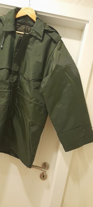 Casaco impermeável acolchoado