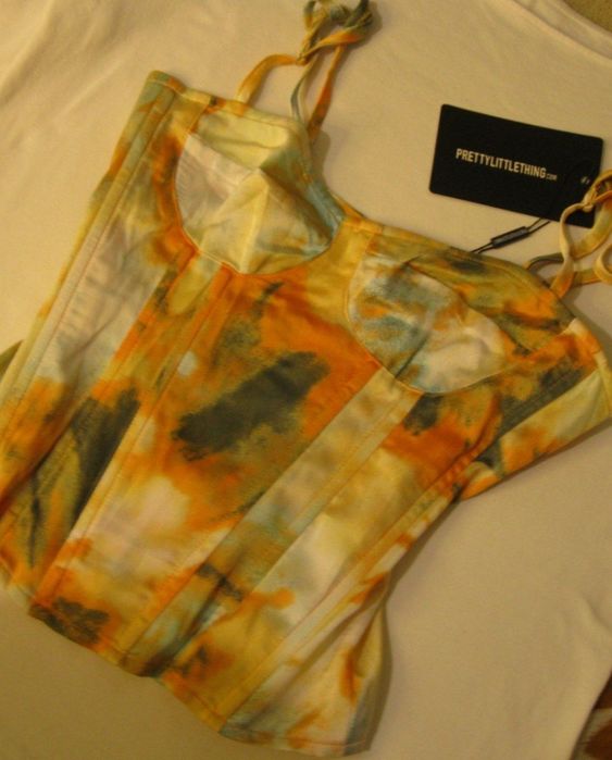 Корсетний  топік