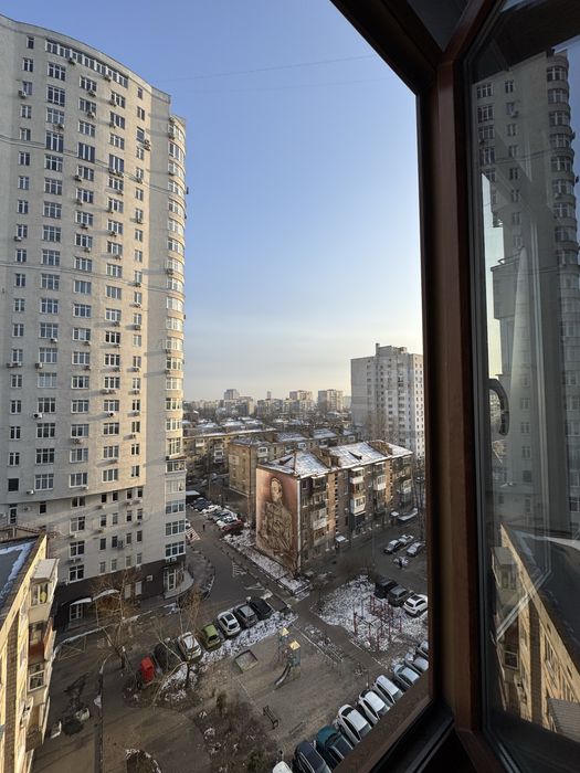 Продаж 4-кімн., 950$/кв.м, Центр 10хв, Власна Тераса! КРАЩА ІНВЕСТИЦІЯ