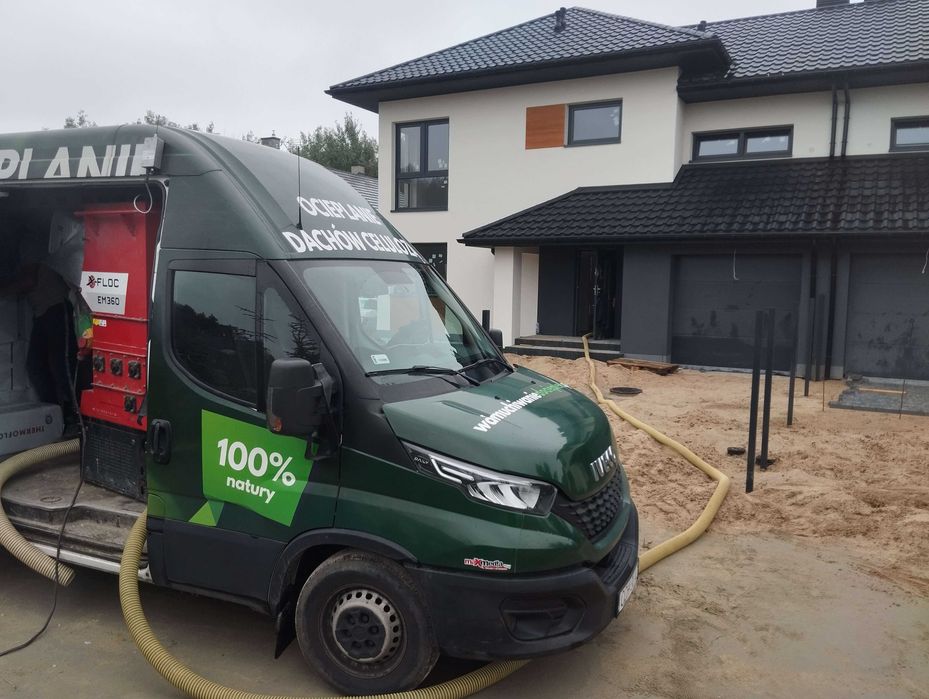 Wdmuchiwanie Izolacji Ocieplenie Dachu Domu Celuloza Wełna Mineralna