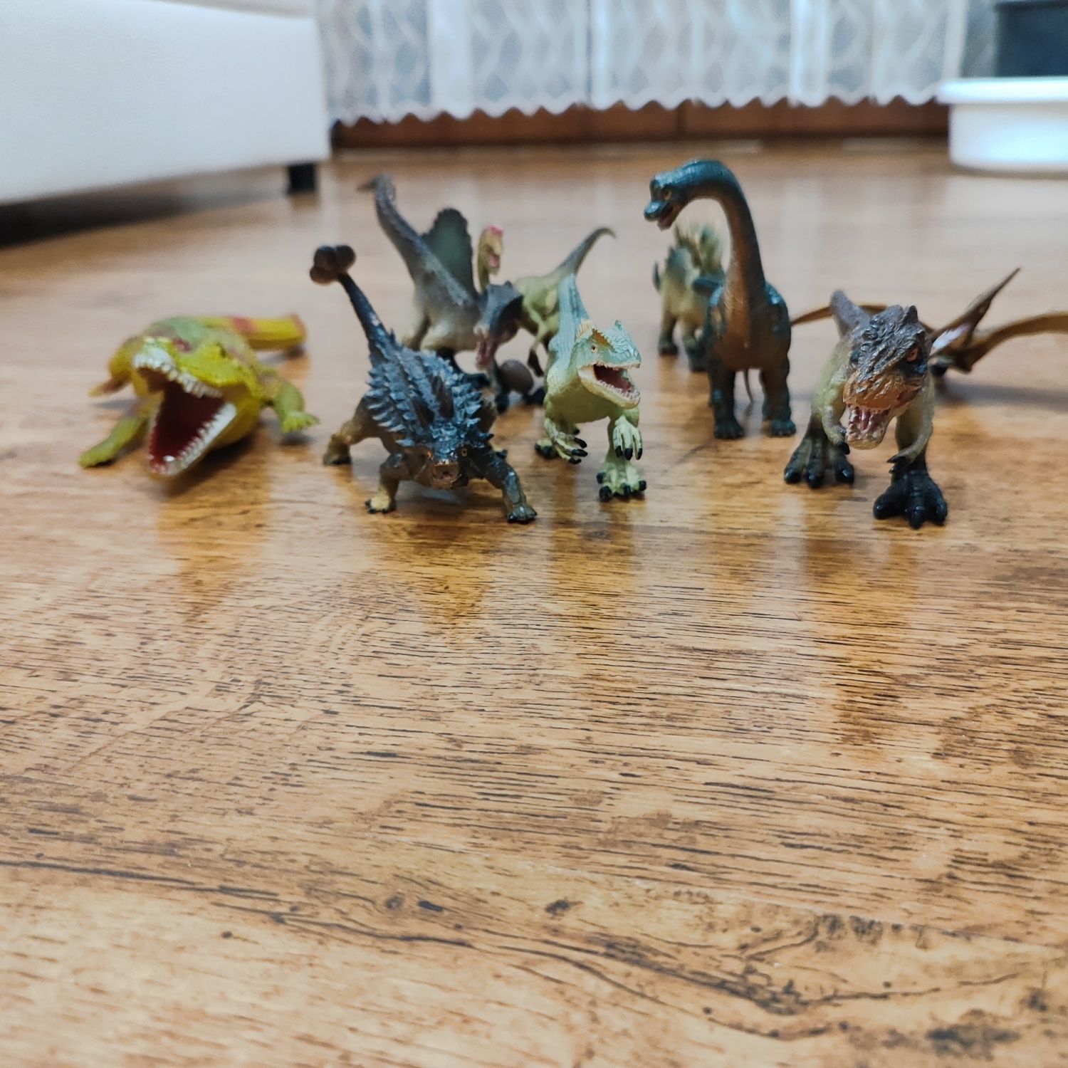 Zestaw dinozaurów+ krokodyl