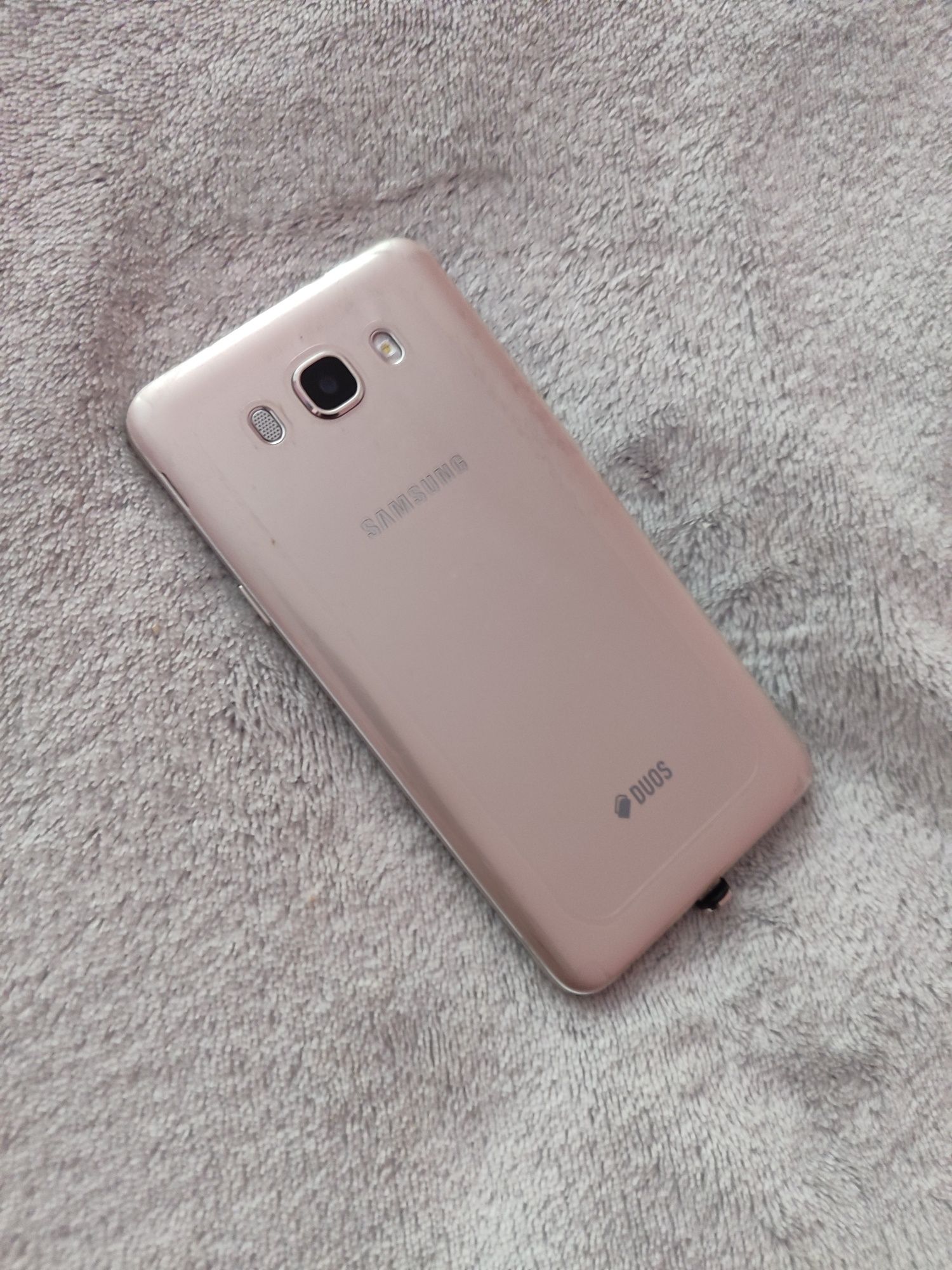 Продам телефон samsung j7