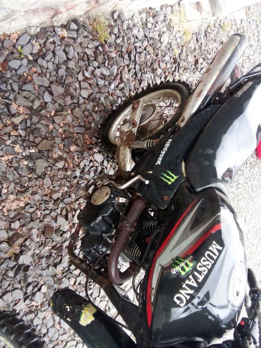 Продам мотоцикл 200куб