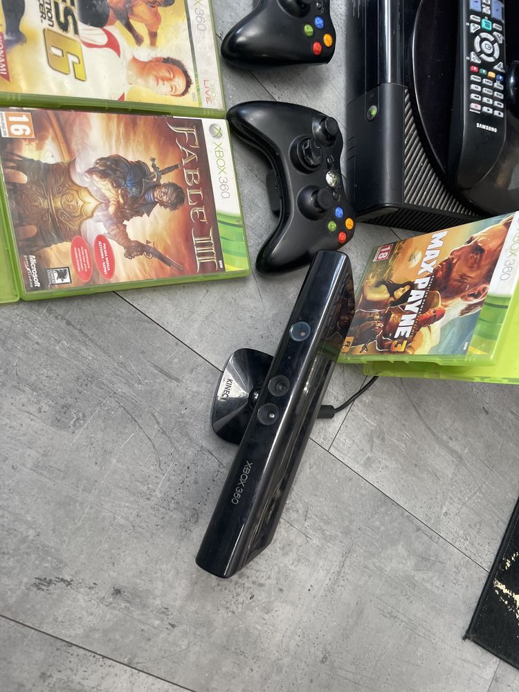 Zestaw Dla Gracza Konsola Xbox 360 250GB/TVSamsung/Kinect/9xGier/2xPad