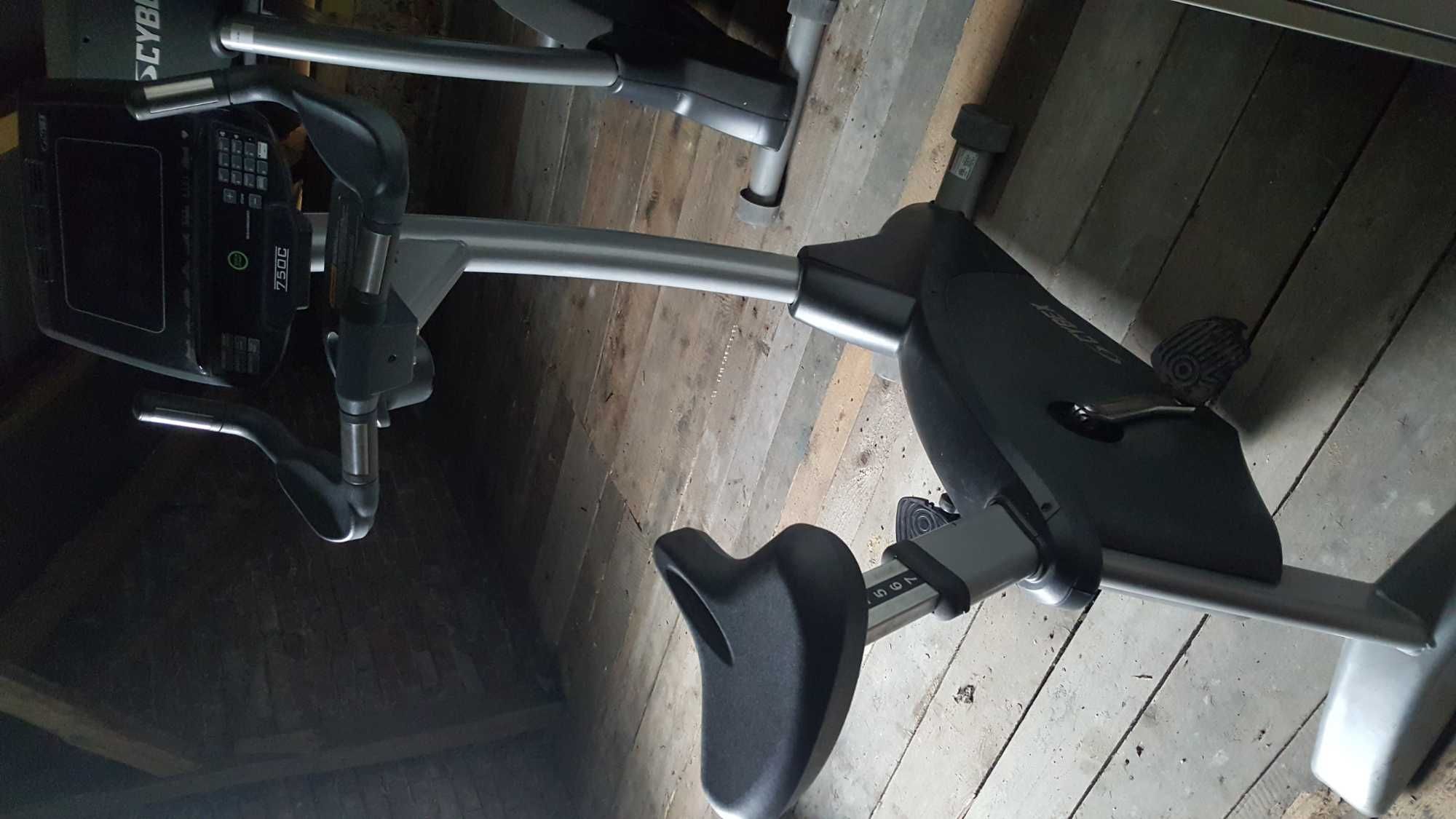 Rower pionowy cybex