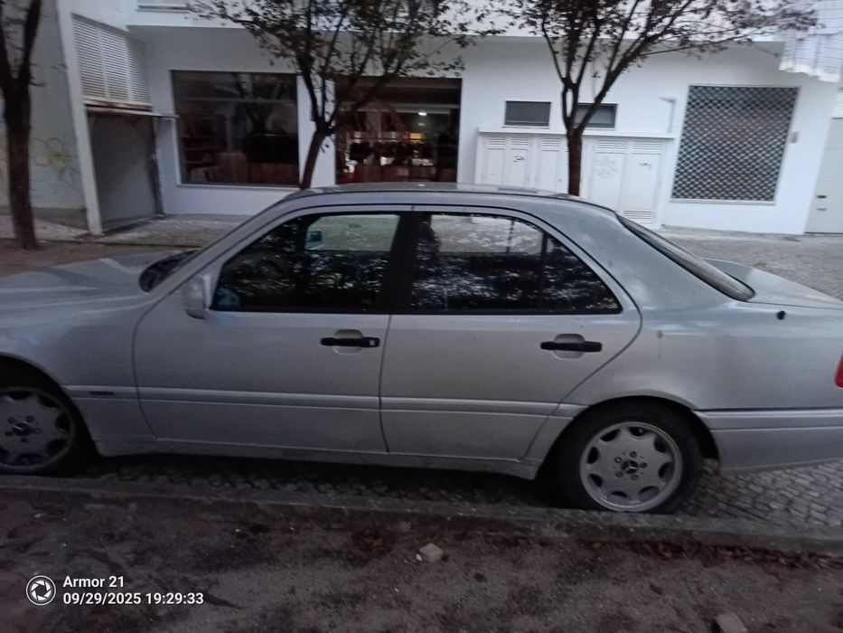 Mercedes muito extimado