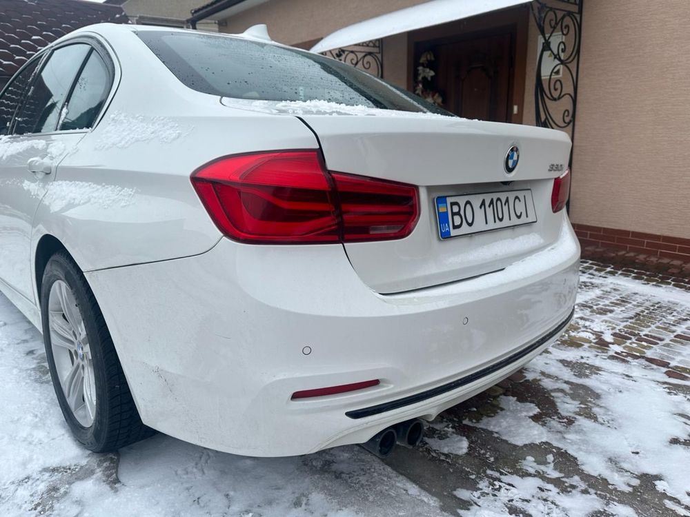 Продам задній бампер на BMW. F-30