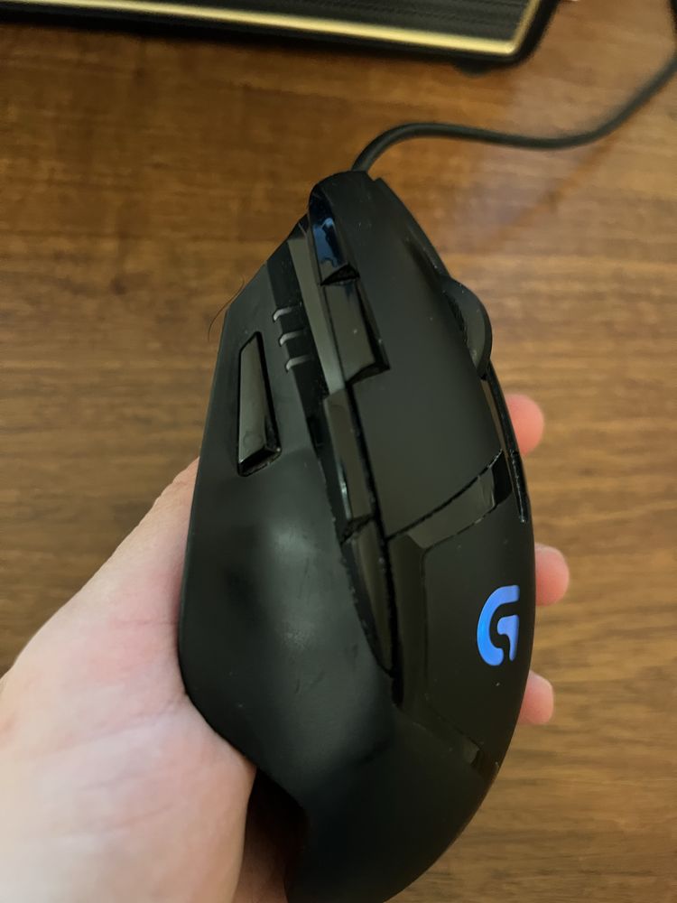 Rato Logitech G402