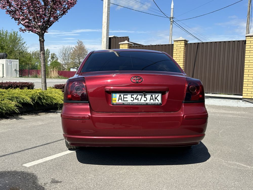 Toyota Avensis 2003 Рік