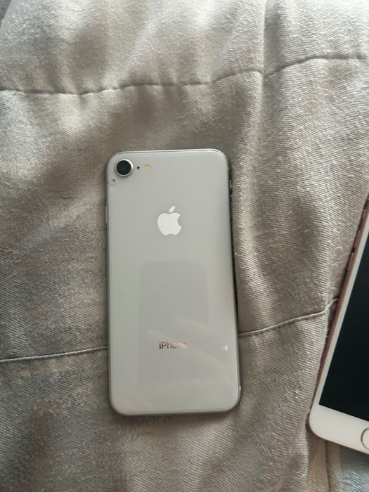 iPhone 8, branco, 64GB + iPhone 6 grátis :)