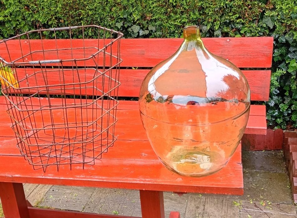 Sprzedam Baniak z koszem na wino