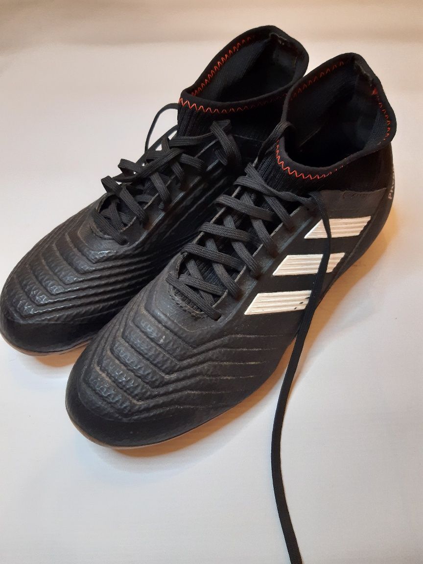 Buty piłkarskie adidas