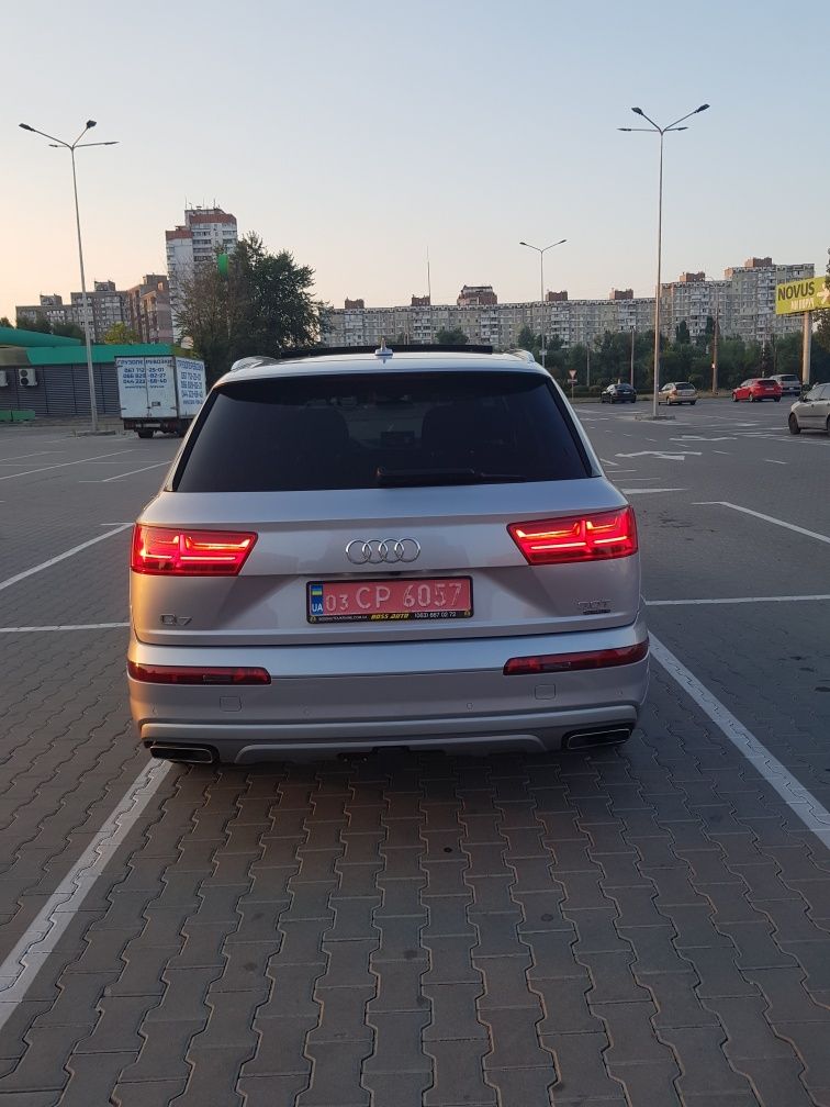 Audi Q7 4 M 3.0  TFSI