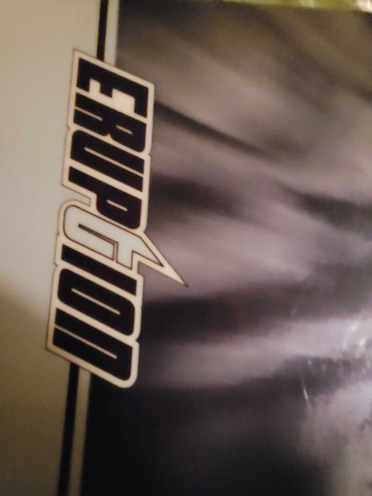 Deska snowboardowa zwiazaniami step-in i butami