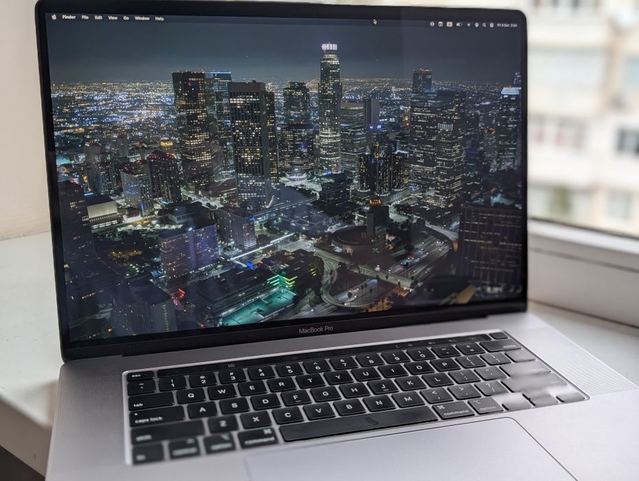 MacBook Pro 16 2019 | I9 | 32GB | 1TB | AMD Radeon 5500m | 136 циклів