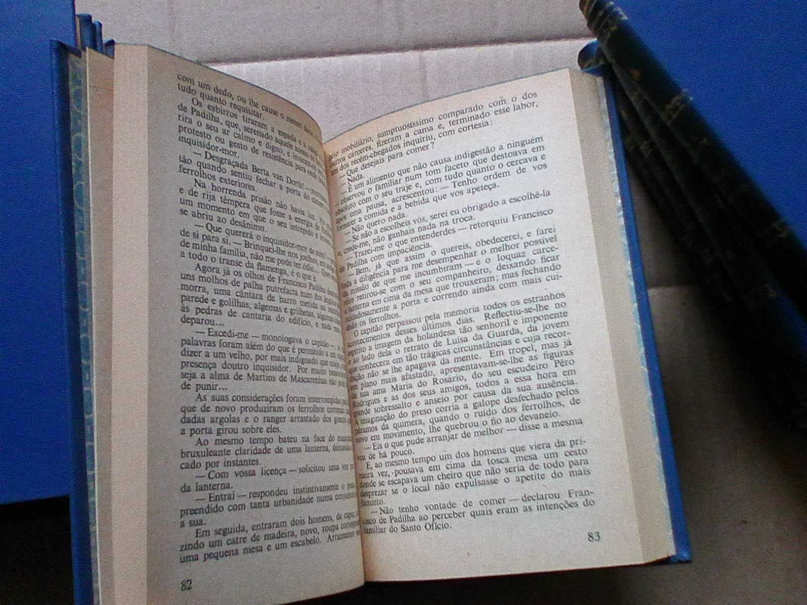 Livraria Civilização - Capa Azul