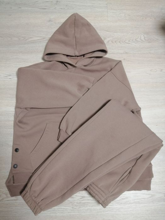 Жіночий утеплений костюм