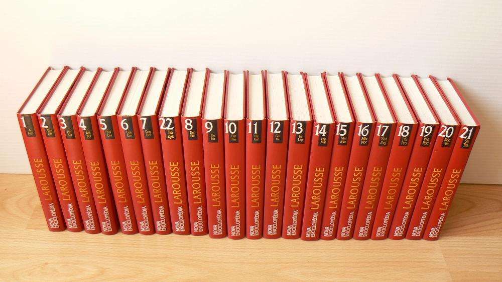 Nova Enciclopédia Larousse (22 volumes) - Completa/Impecável