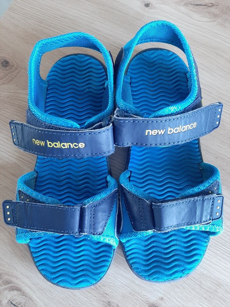 Sandaly New Balance r. 36, 23,5 cm