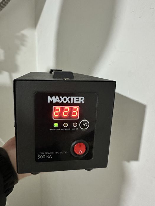 Стабілізатор напруги Maxxter MX-AVR-E500-01
