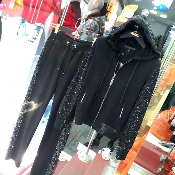 Брючний костюм торгівельної марки "Zanardi"."