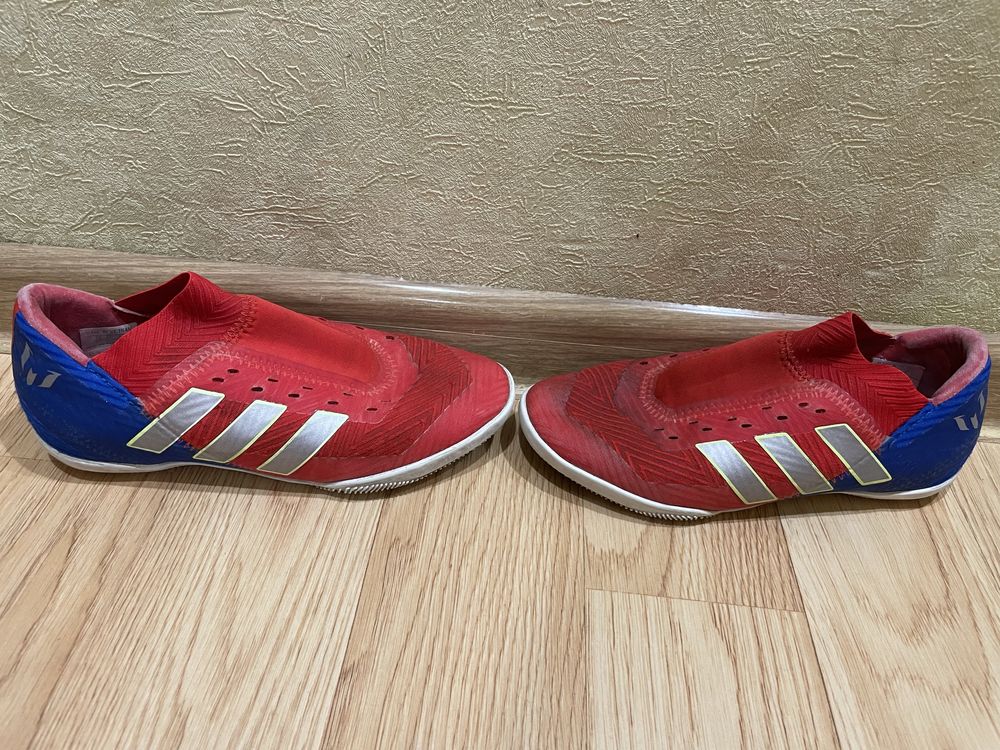 Футзалки adidas розмір-35