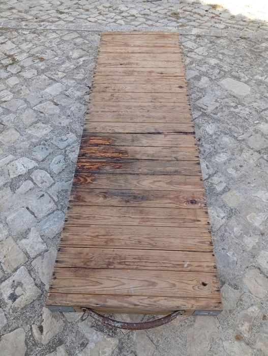 Antigos tabuleiros de pão