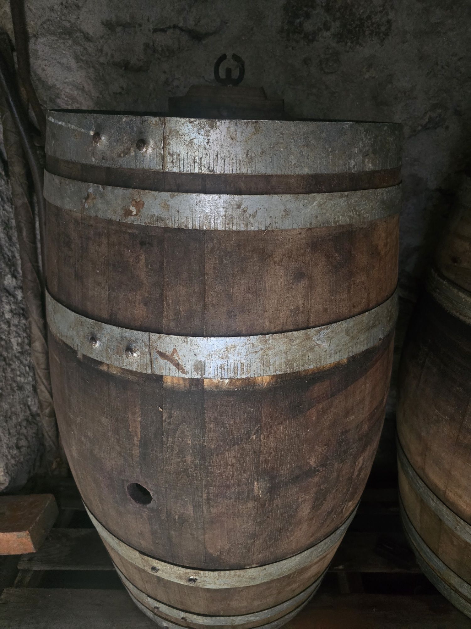3 pipas de madeira