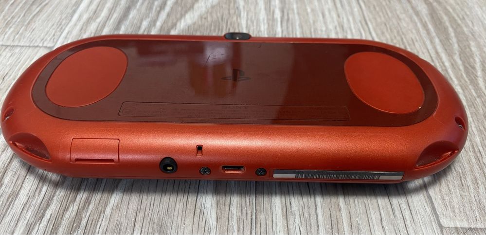 Портативна приставка Sony PS Vita Slim Orange
