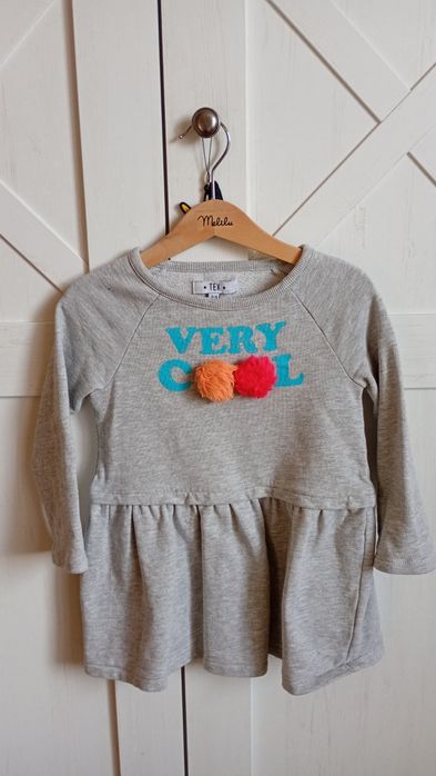 Dziewczęca sukienka dresowa szara Tex pompony 92-98 cm