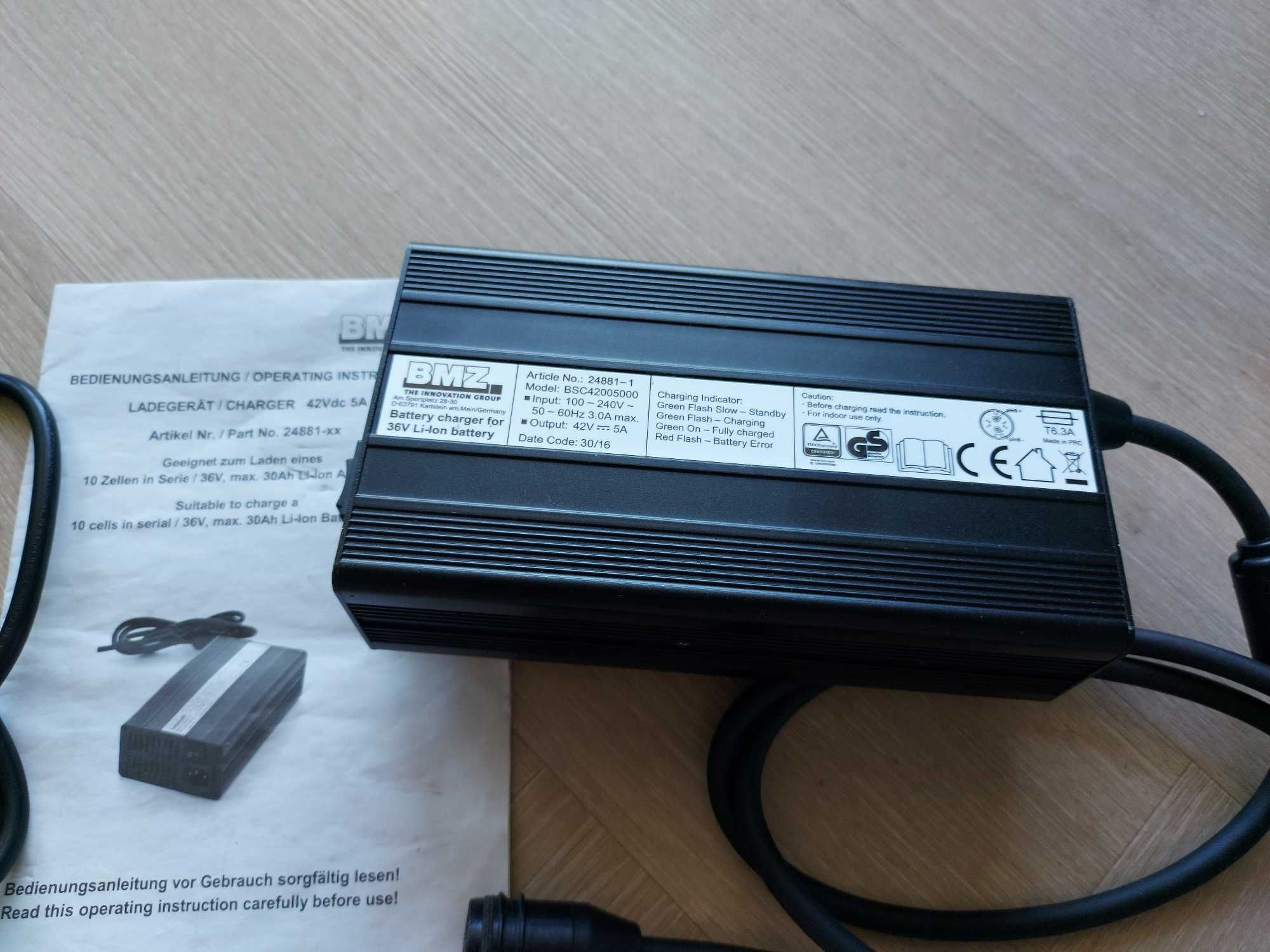 Ładowarka magnetyczna BMZ Li-Ion 36V 5Ah Rosenberger   e-bike