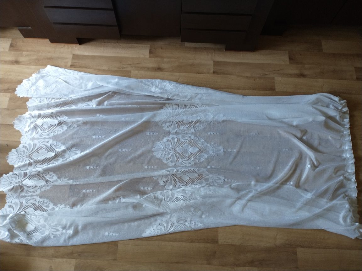 Firanka biała z tkaniny typu kryształek 245x232 cm wys.