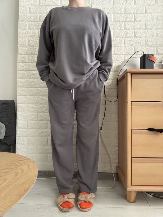 Костюм сірий спортивний