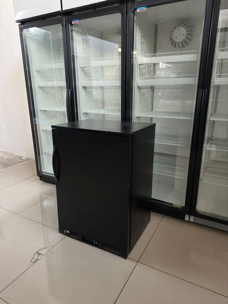 Chłodziarka lodówka pod blat 85 cm nawiewowa 17 rok