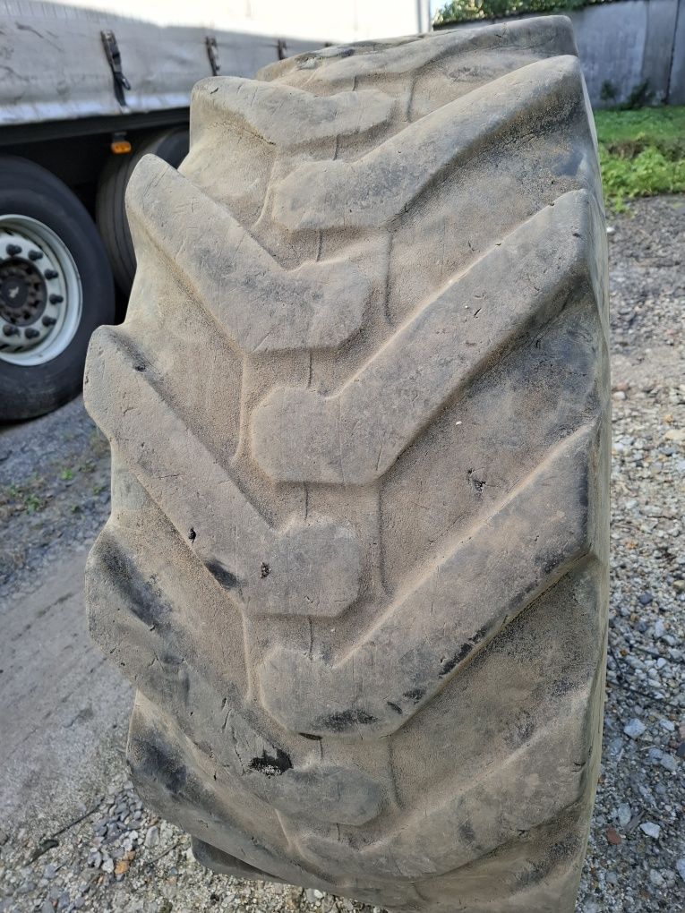 Opona 440/80-24. 16.9/80-24 Michelin