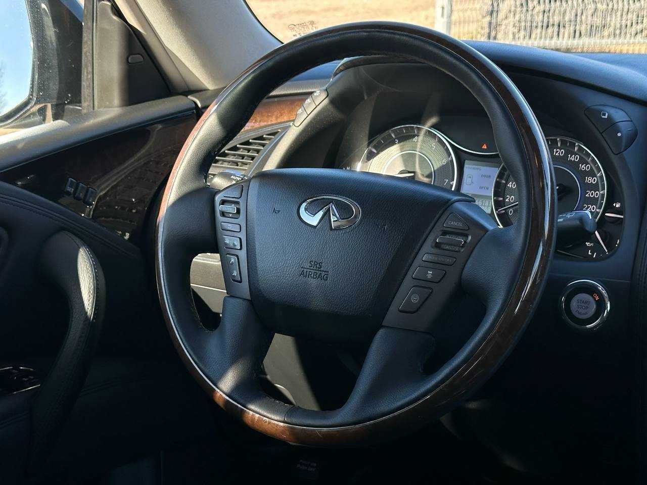 Авто Infiniti QX56 2011