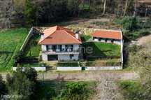 Moradia T3 • Individual • Jardim • Garagem • Canil •.Venade • Camin...