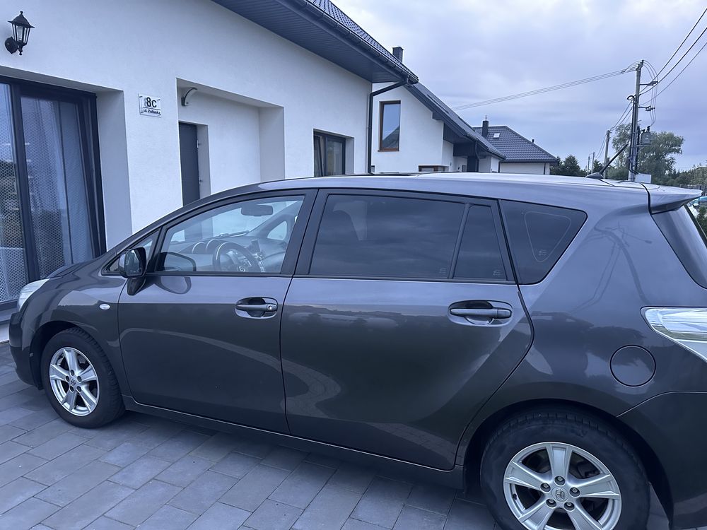 Toyota Verso - 2010 rok ,  7-osobowe  Przebieg: 165000 km