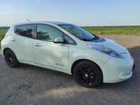 Продам Nissan Leaf