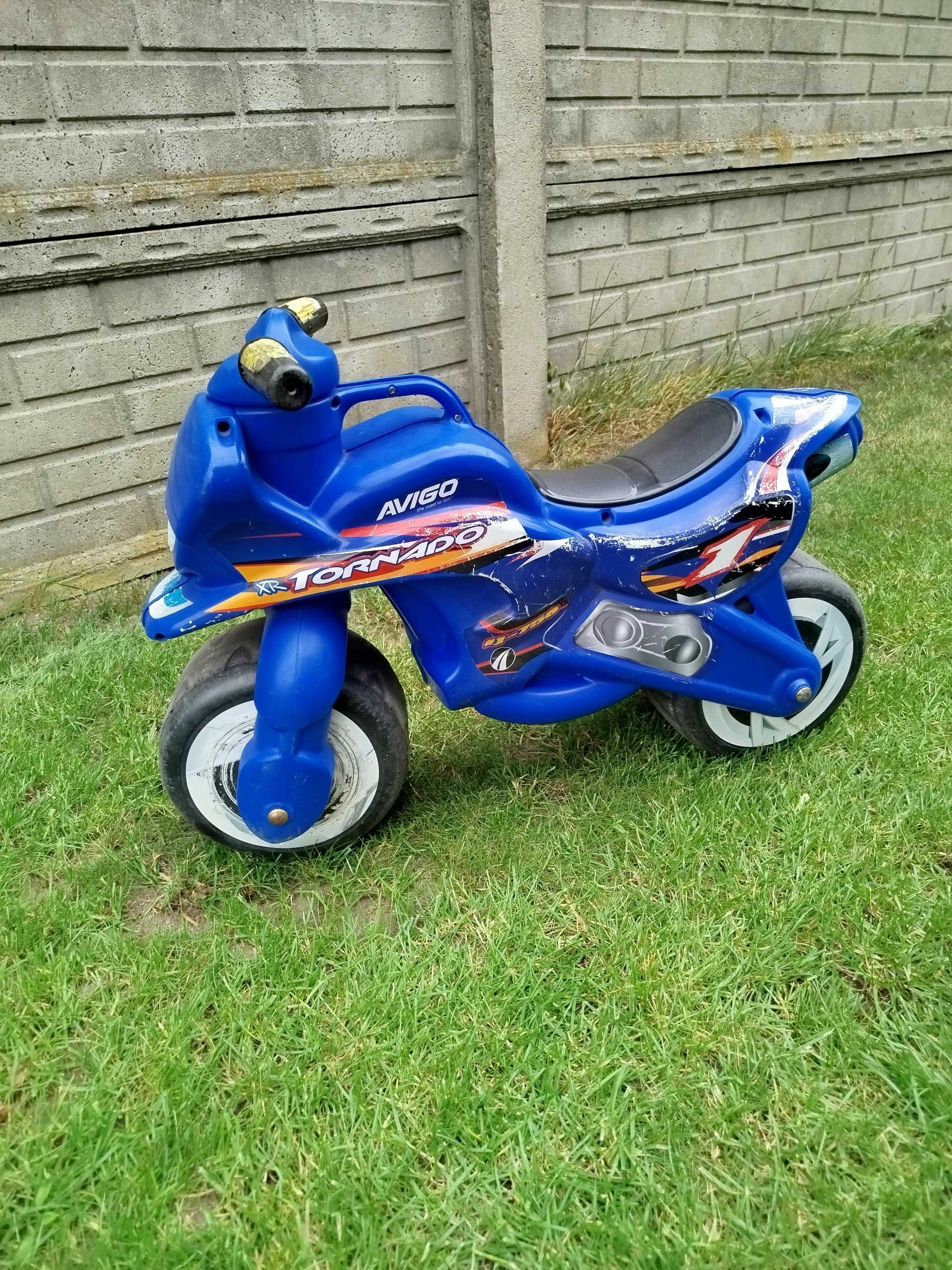 Jeździk motor biegowy